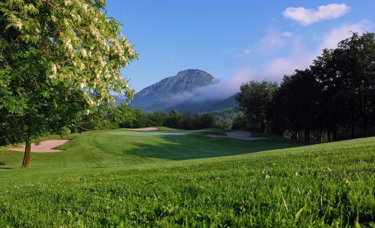 The Golf Club Guest House Менаджо Екстериор снимка