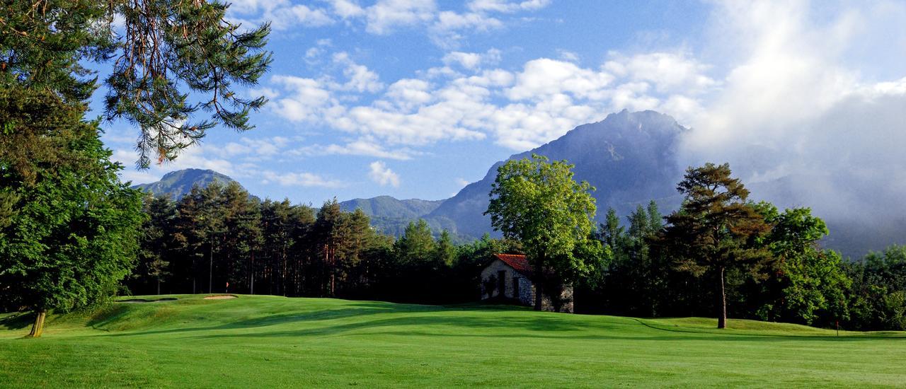 The Golf Club Guest House Менаджо Екстериор снимка